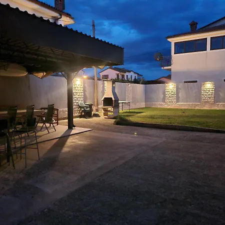 Апартаменты Krnjic Умаг